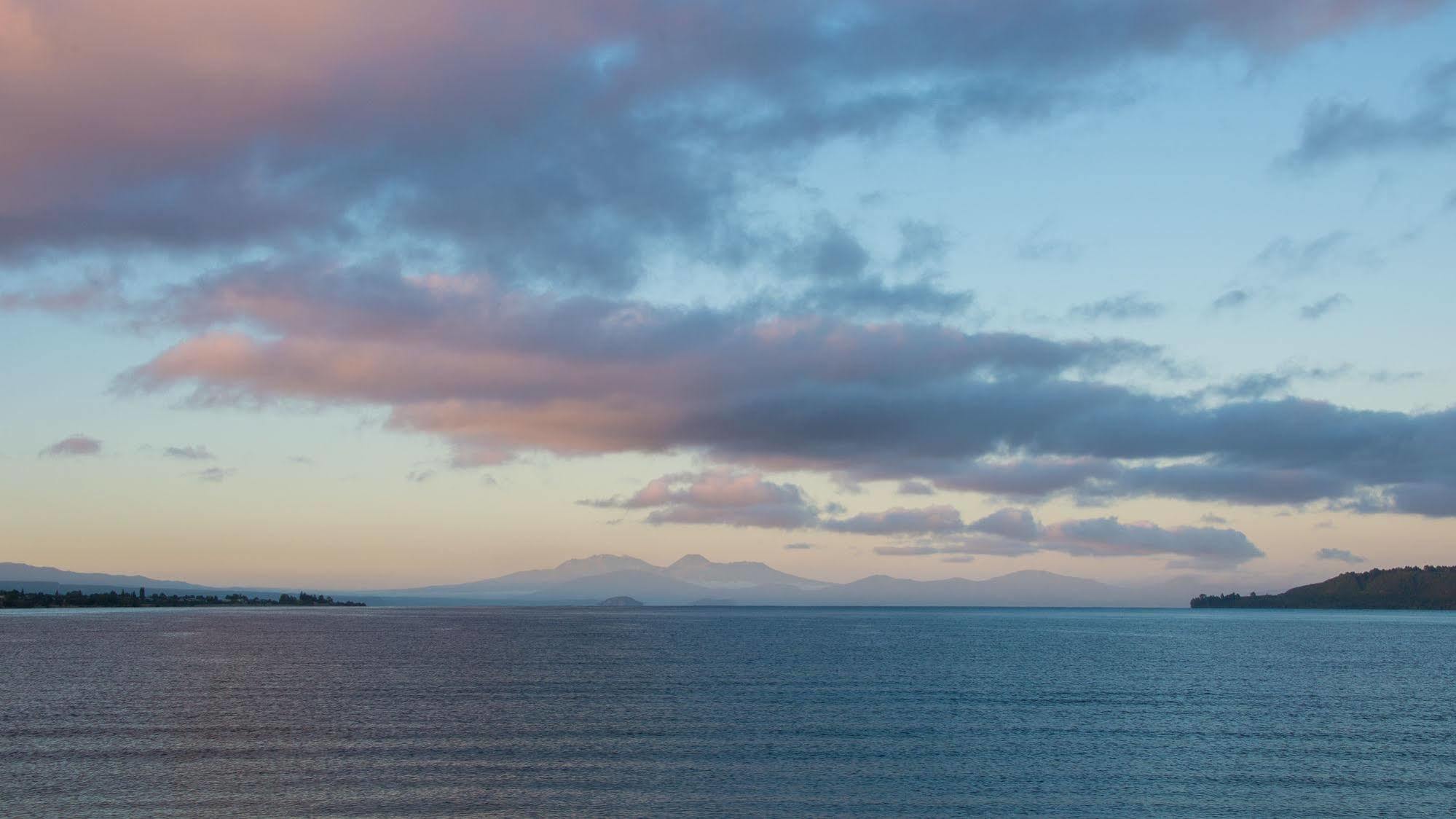 Sails On The Lake Taupo Exterior photo